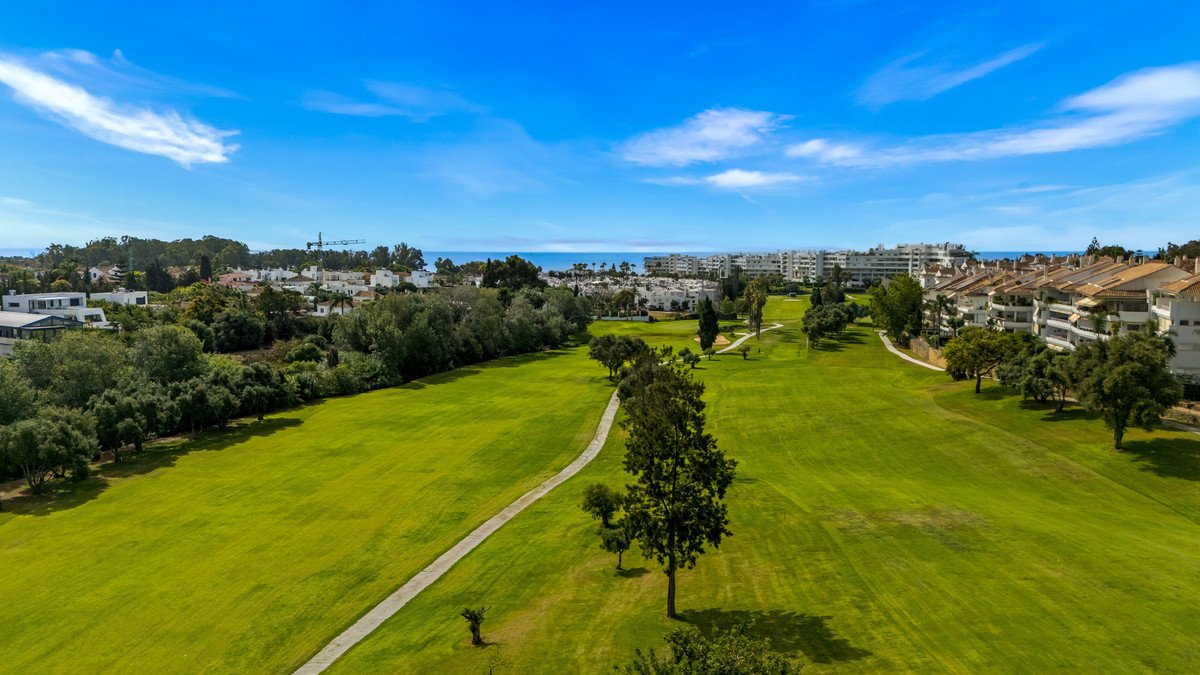 4 Bed Penthouse Duplex in Guadalmina Baja
