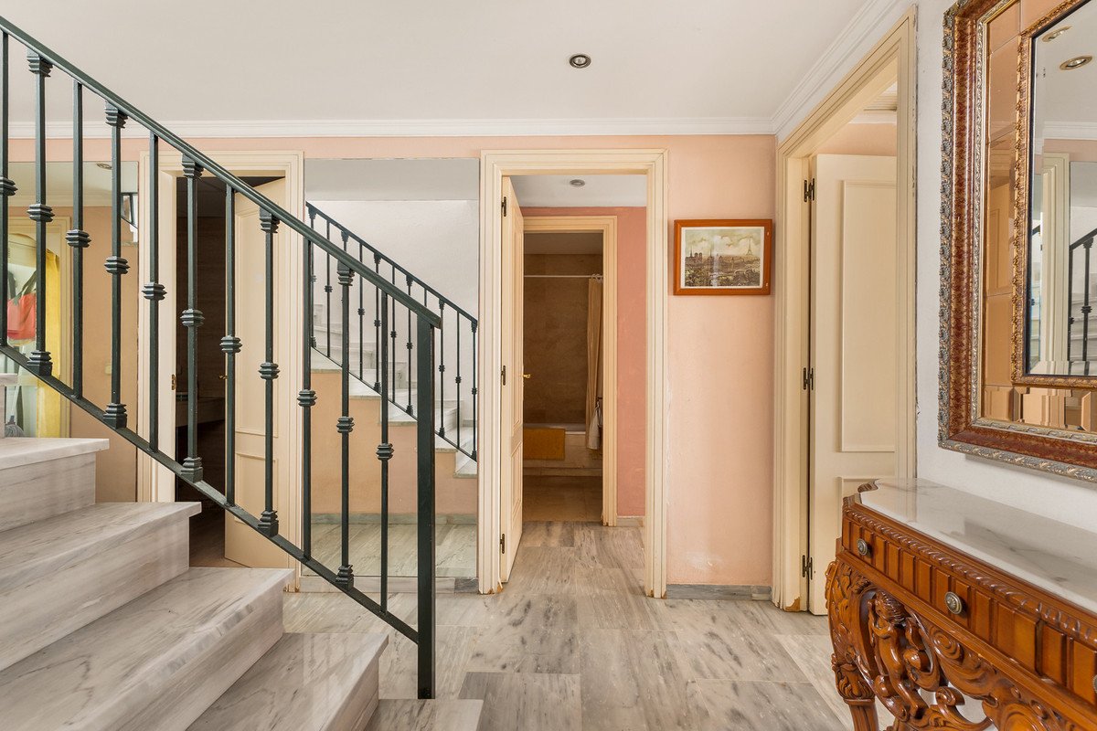 4 Bed Penthouse Duplex in Guadalmina Baja