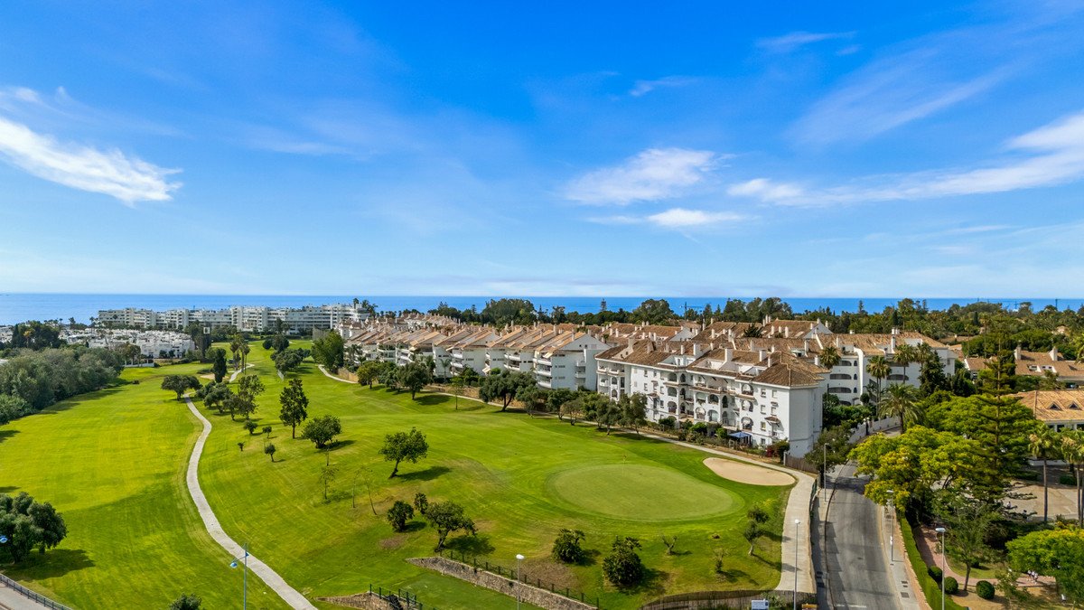 4 Bed Penthouse Duplex in Guadalmina Baja