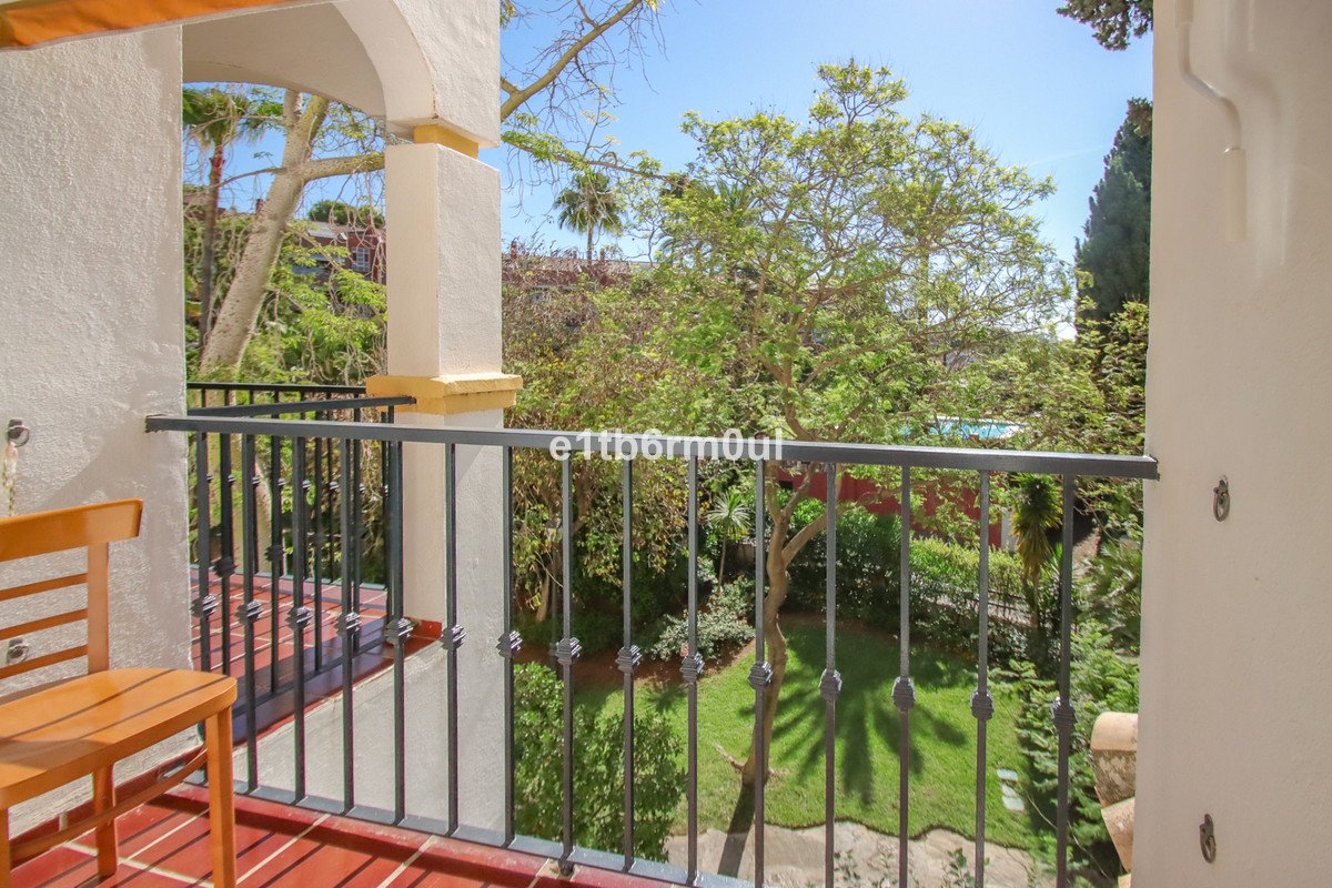 3 Bed Middle Floor Apartment in The Golden Mile
