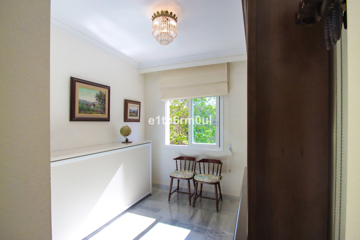 3 Bed Middle Floor Apartment in The Golden Mile