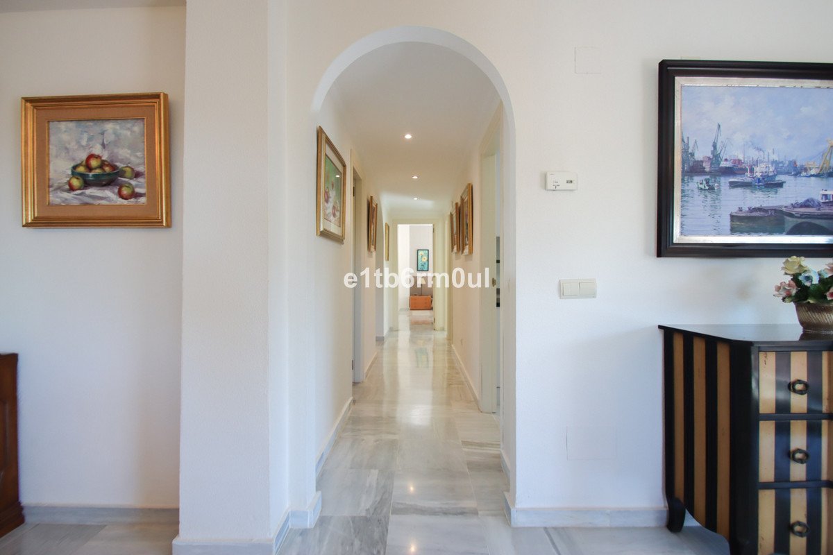 3 Bed Middle Floor Apartment in The Golden Mile
