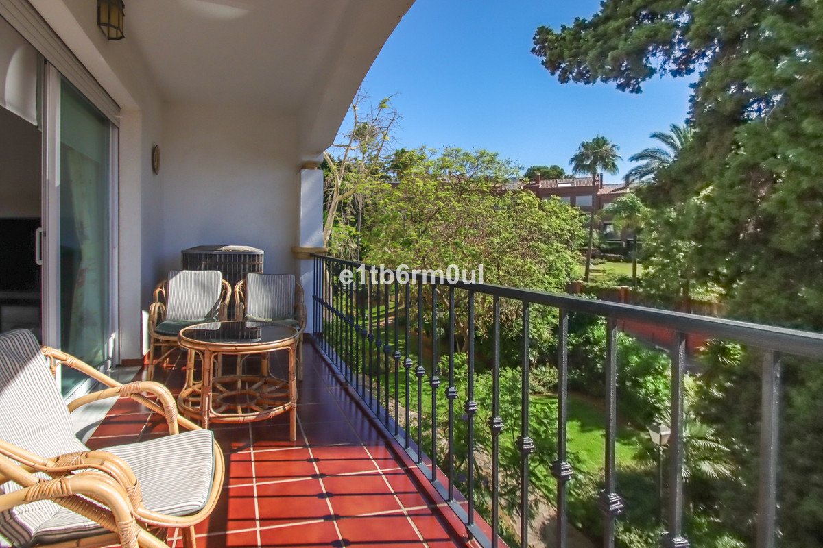 3 Bed Middle Floor Apartment in The Golden Mile