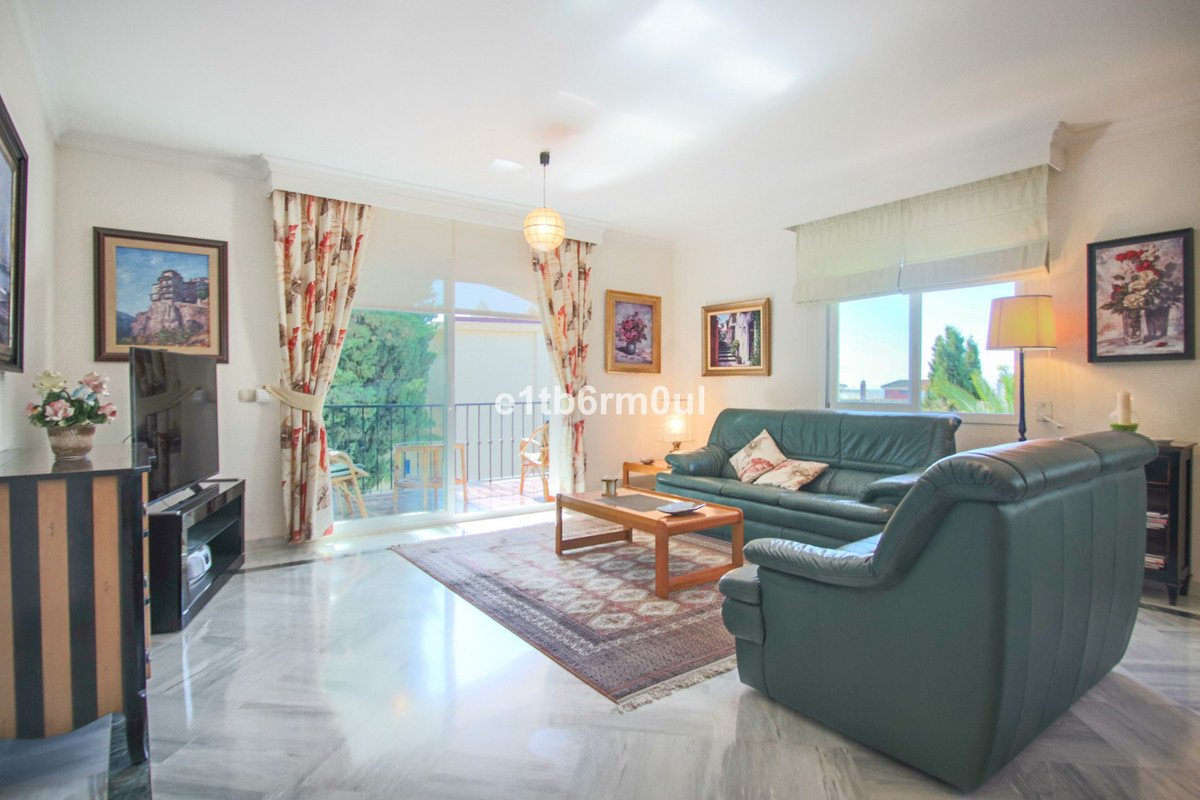 3 Bed Middle Floor Apartment in The Golden Mile