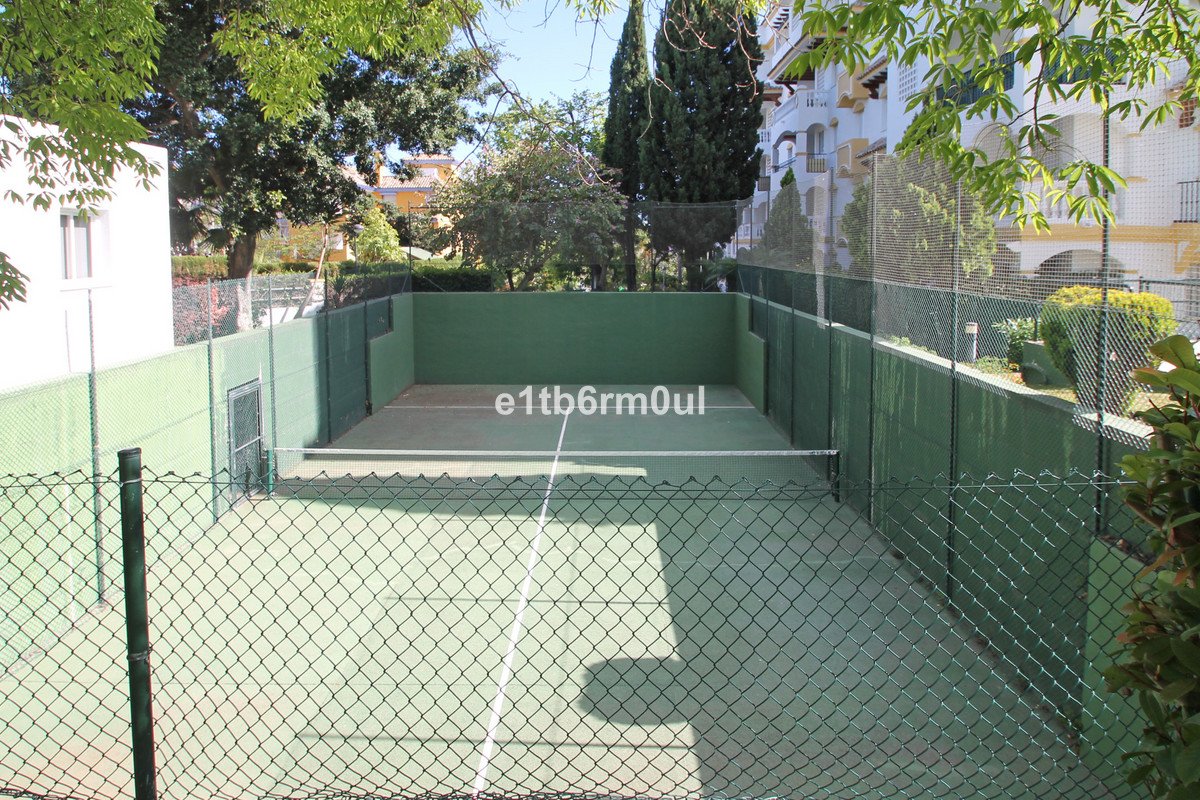 3 Bed Middle Floor Apartment in The Golden Mile