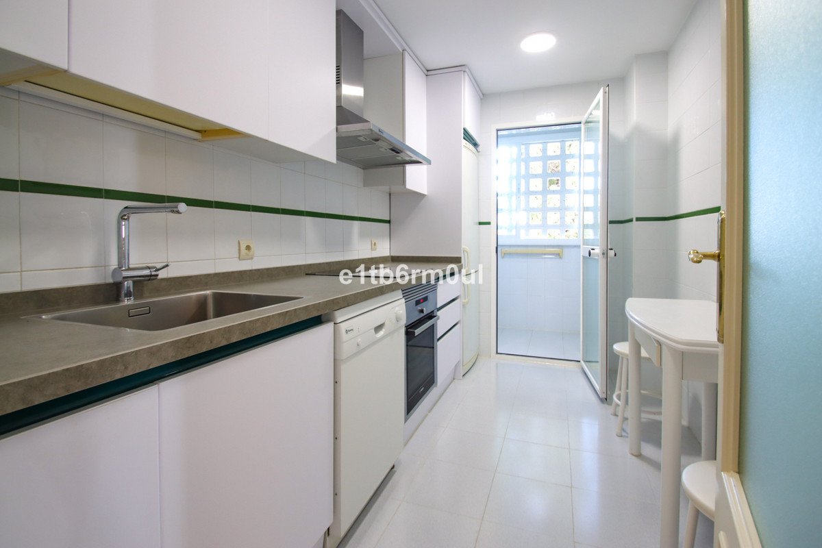 3 Bed Middle Floor Apartment in The Golden Mile