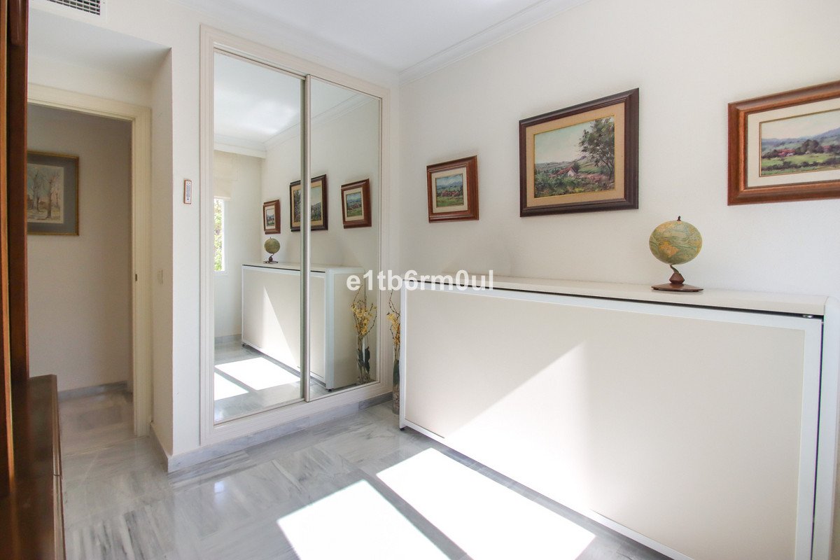 3 Bed Middle Floor Apartment in The Golden Mile