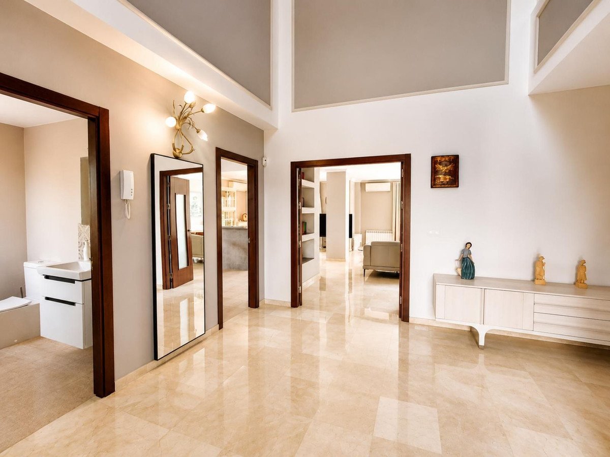 5 Bed Detached Villa in Guadalmina Alta