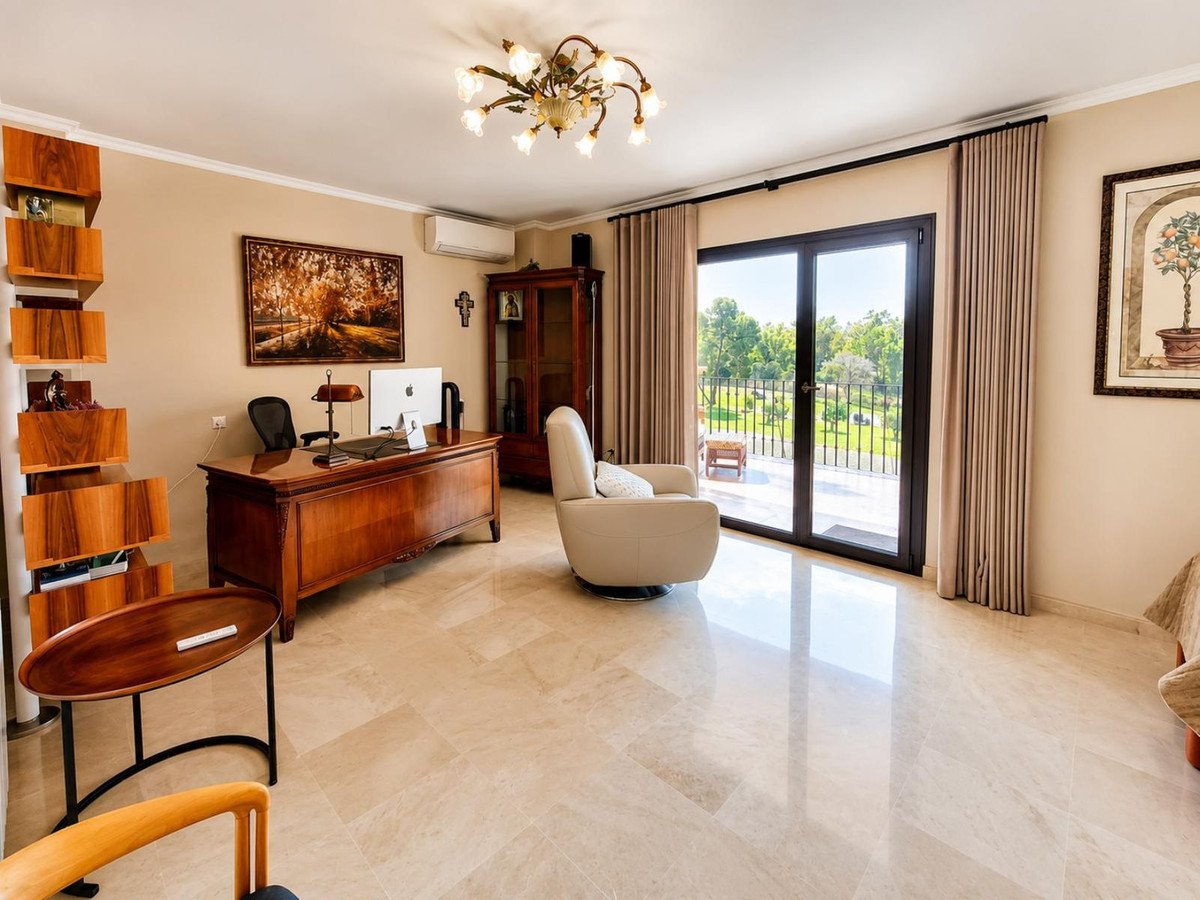 5 Bed Detached Villa in Guadalmina Alta
