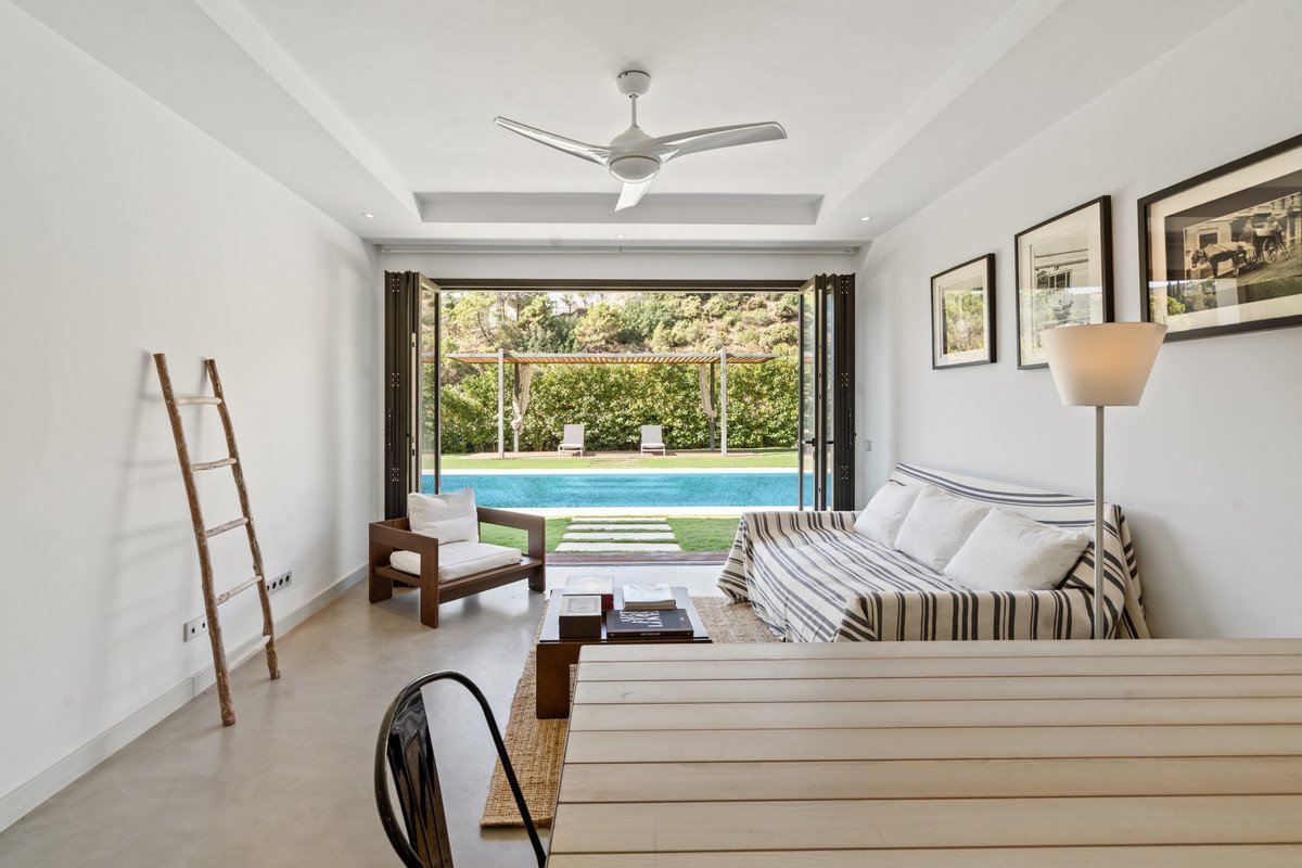 6 Bed Detached Villa in El Madroñal