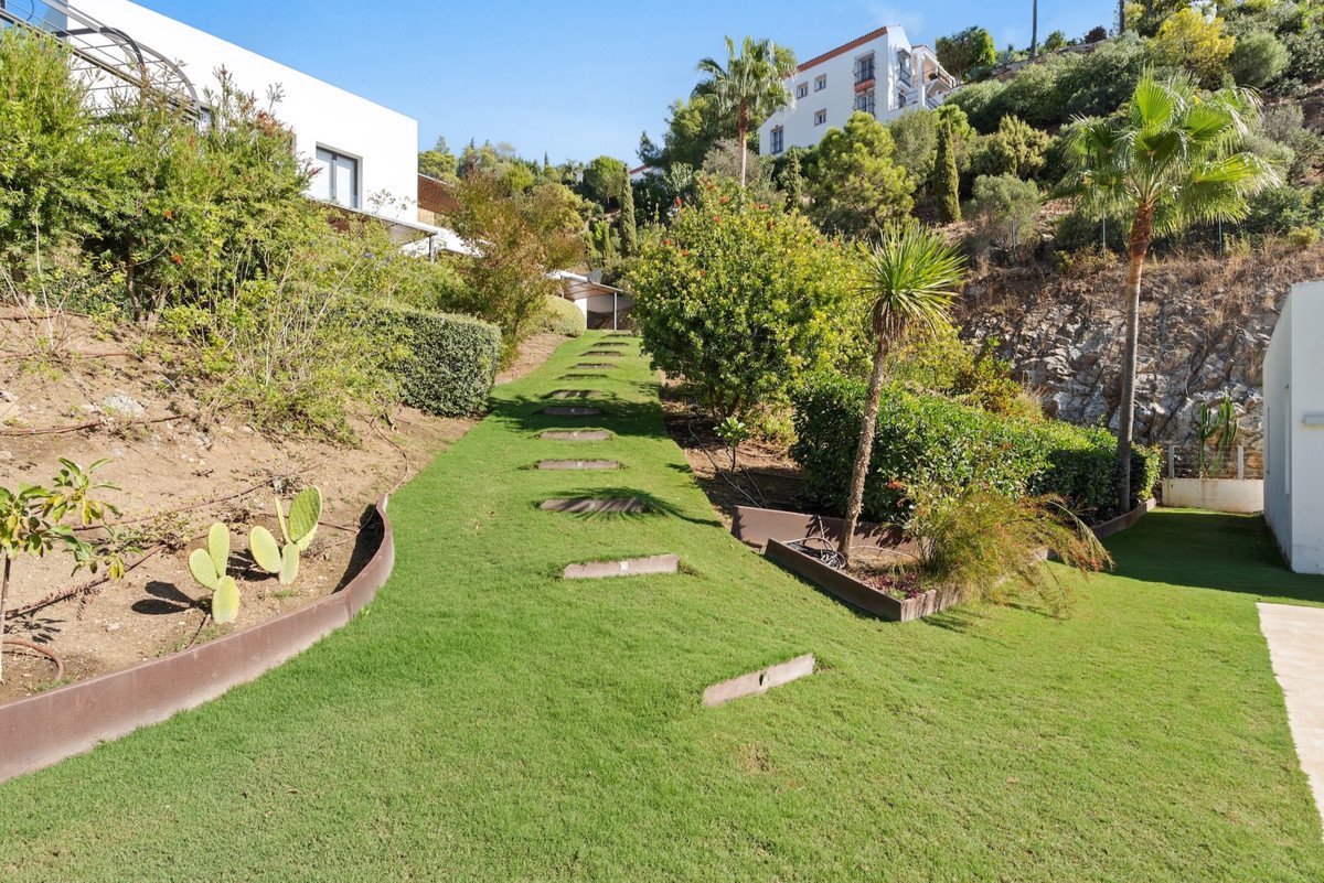 6 Bed Detached Villa in El Madroñal