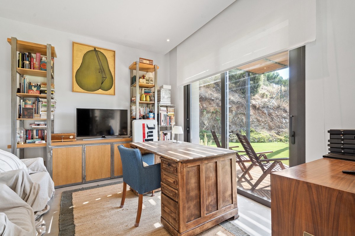 6 Bed Detached Villa in El Madroñal