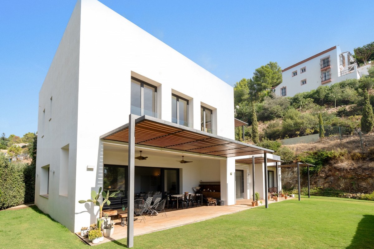 6 Bed Detached Villa in El Madroñal