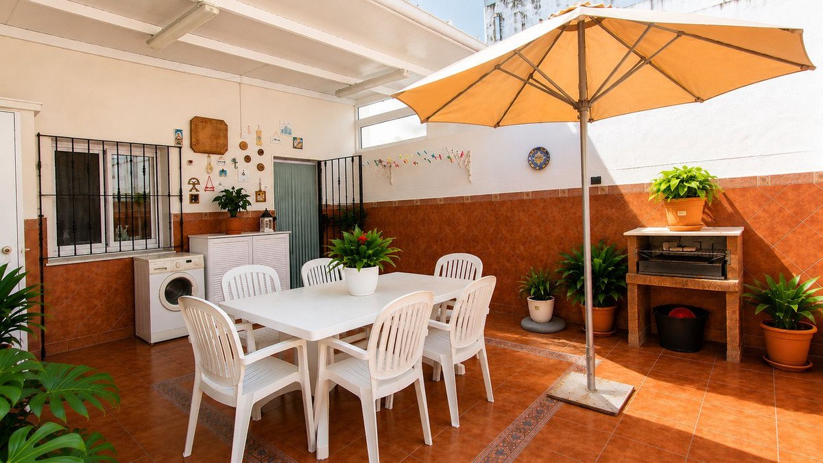 4 Bed Townhouse in La Línea