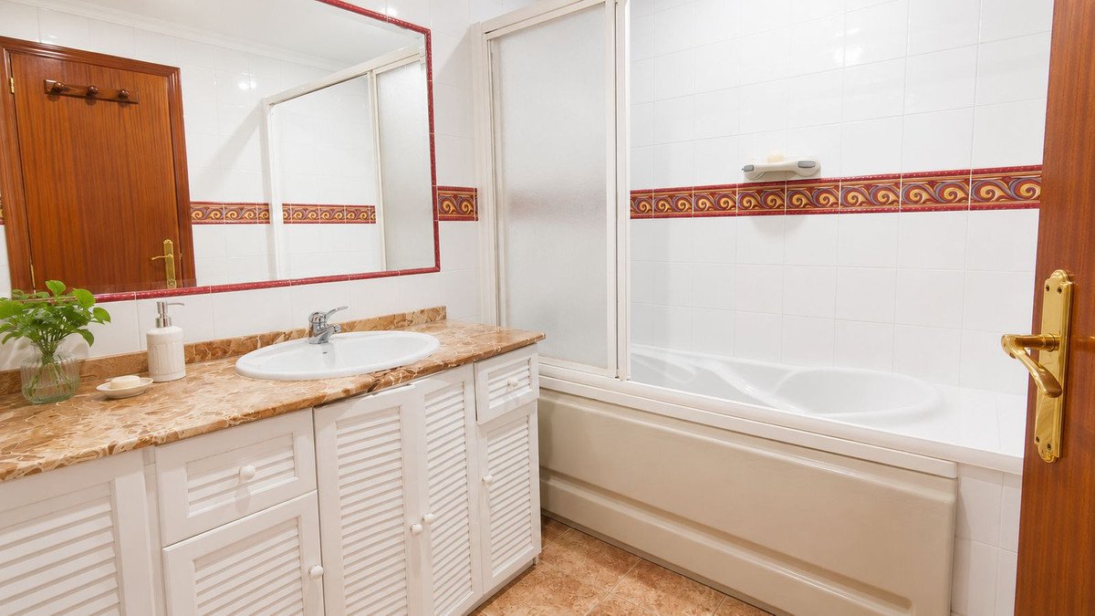 4 Bed Townhouse in La Línea