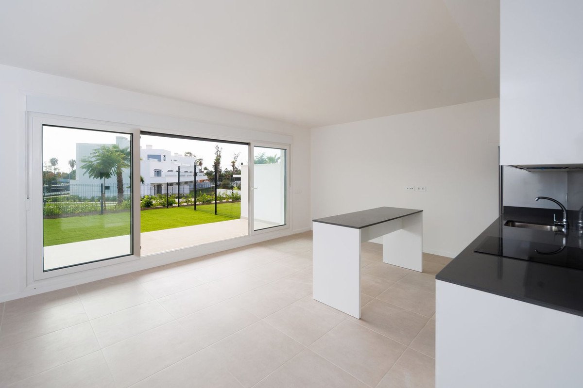 2 Bed Ground Floor Apartment in Cancelada