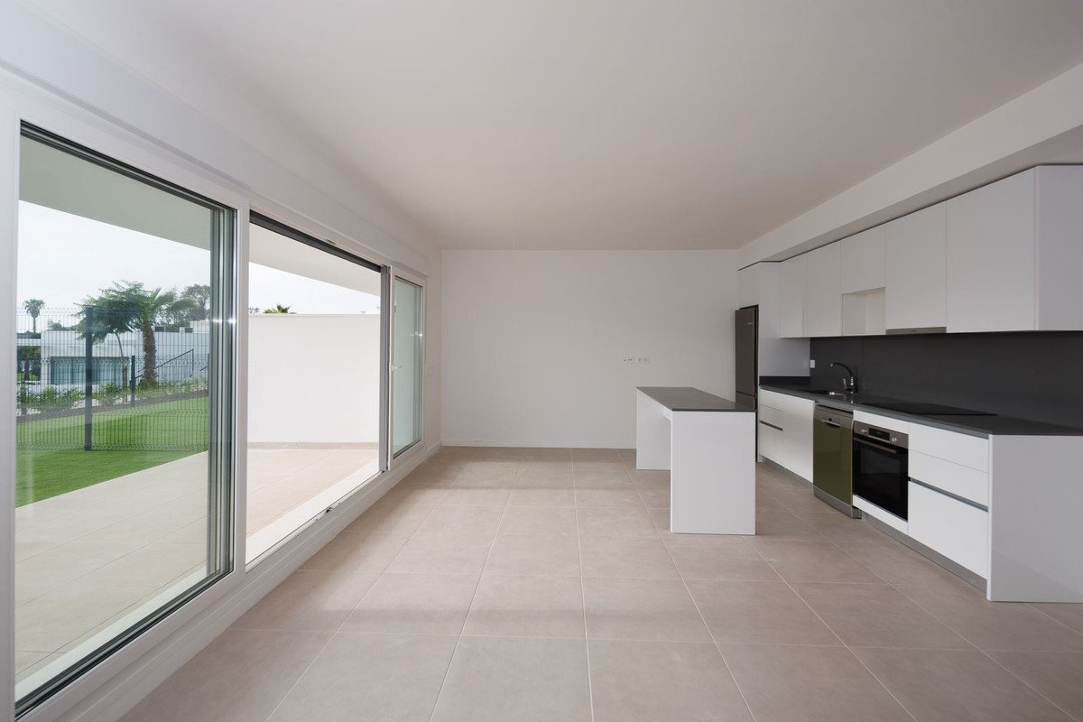 2 Bed Ground Floor Apartment in Cancelada