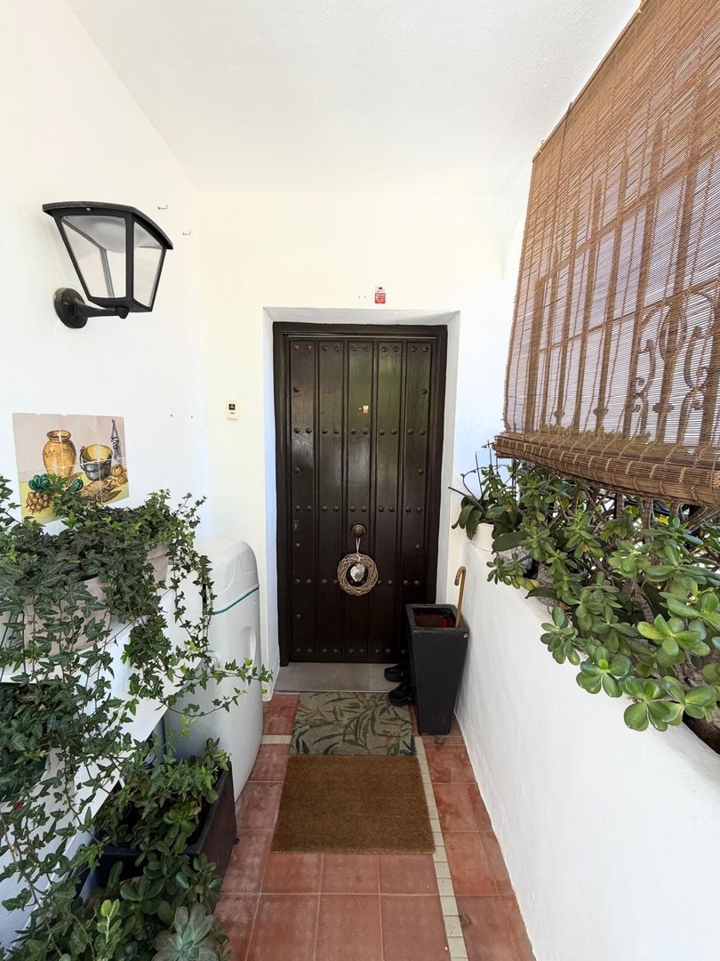 2 Bed Penthouse in Benahavís