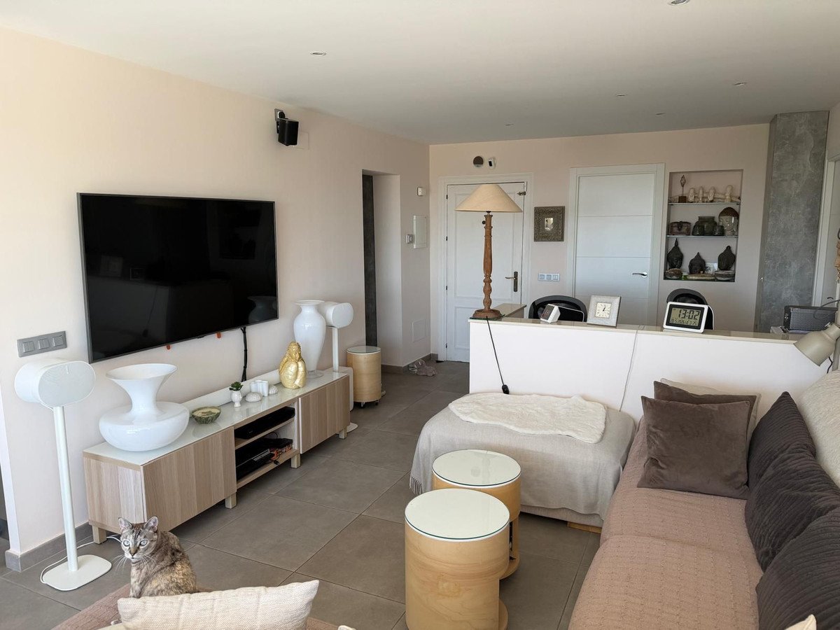 2 Bed Penthouse in Benahavís