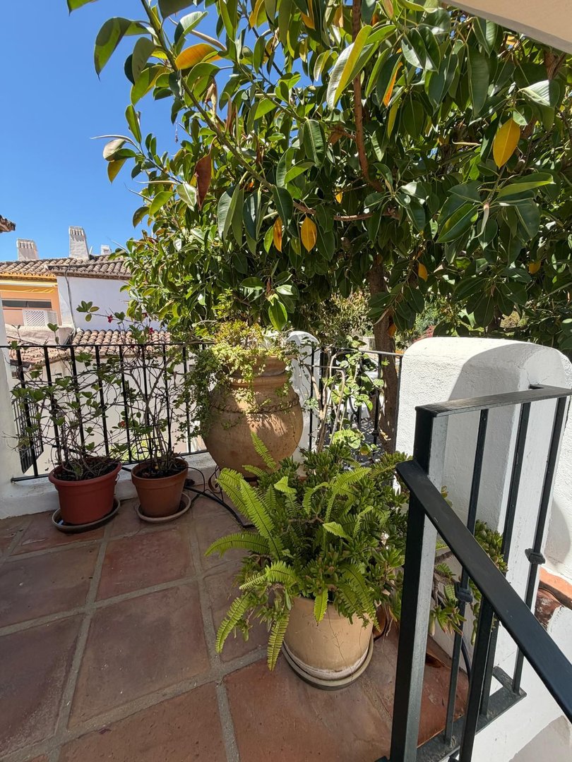 2 Bed Penthouse in Benahavís