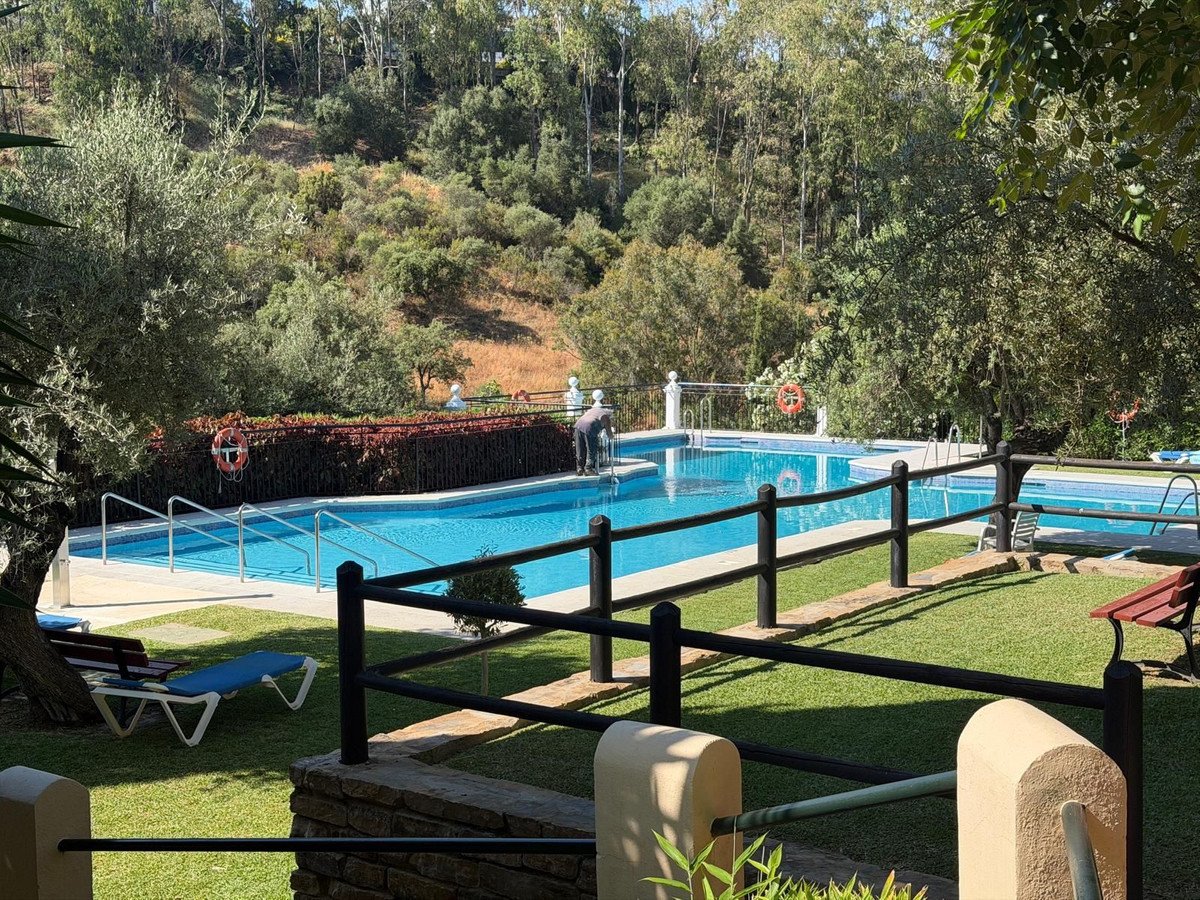 2 Bed Penthouse in Benahavís