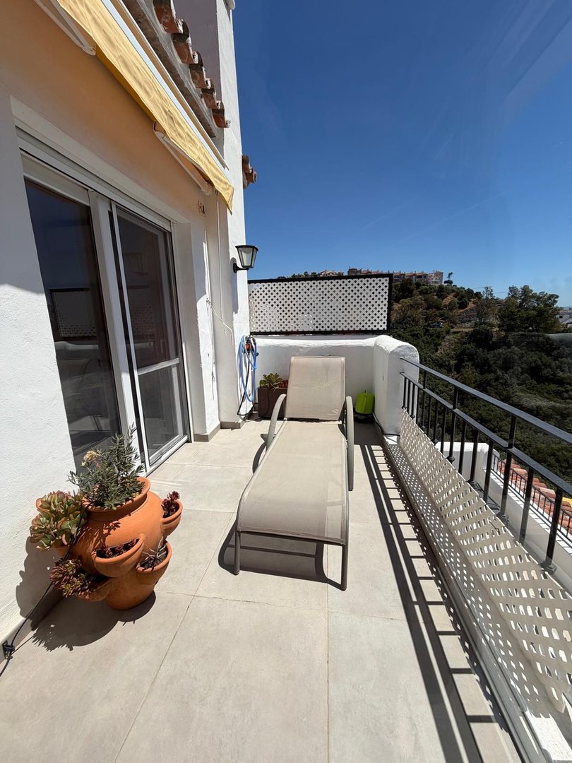 2 Bed Penthouse in Benahavís
