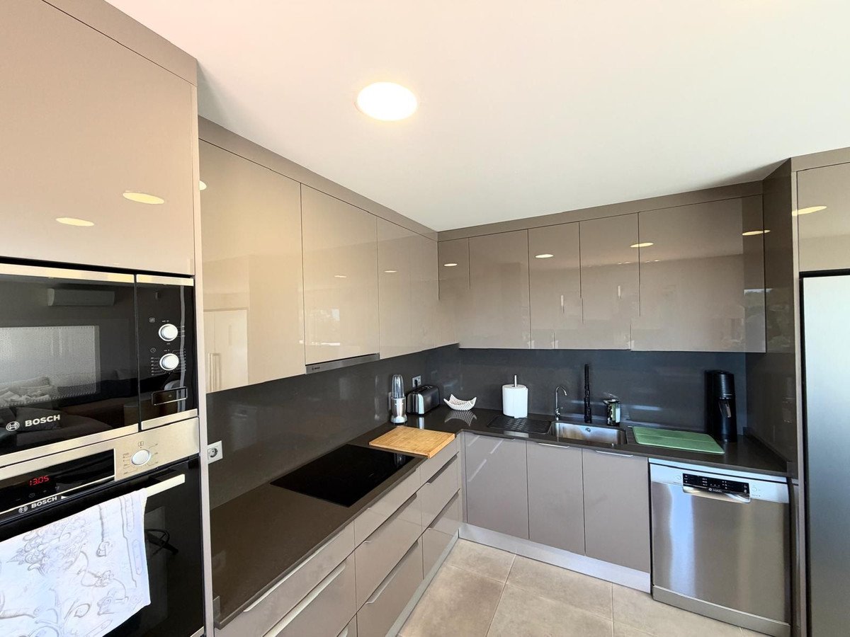 2 Bed Penthouse in Benahavís