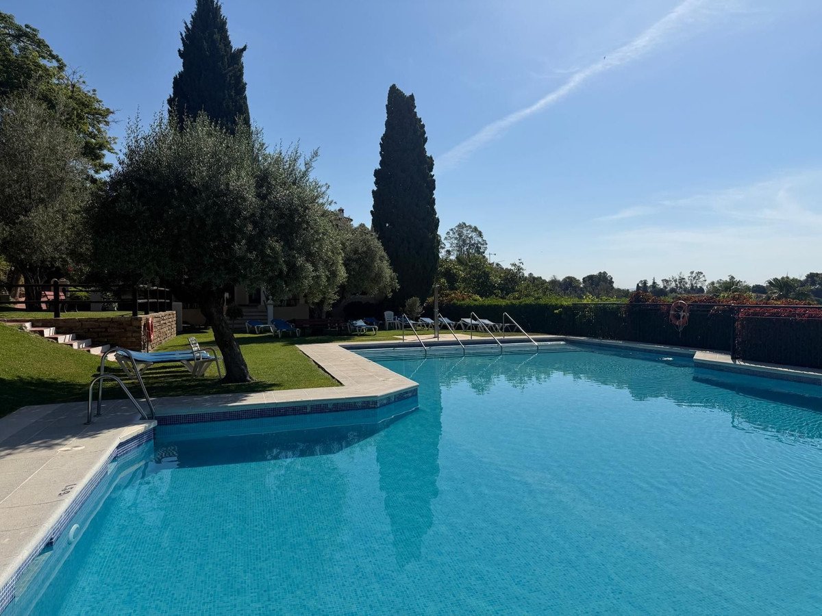 2 Bed Penthouse in Benahavís