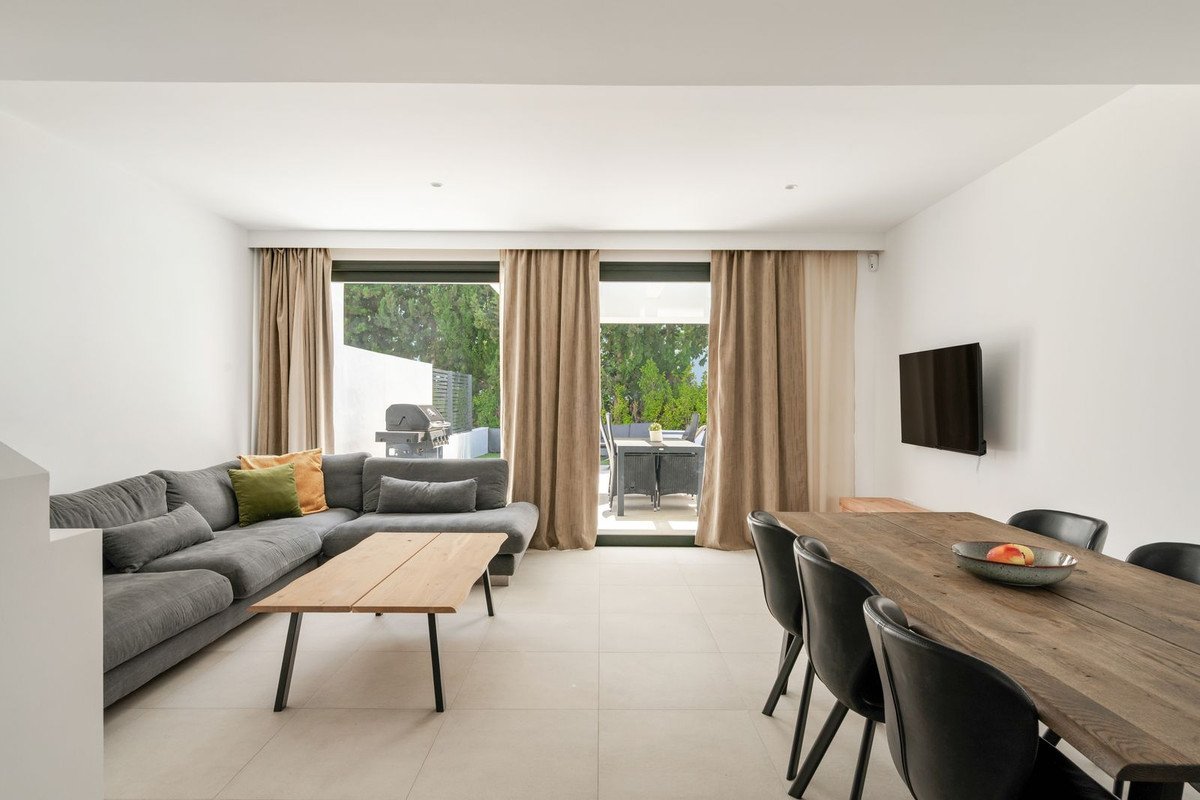 4 Bed Townhouse in Estepona