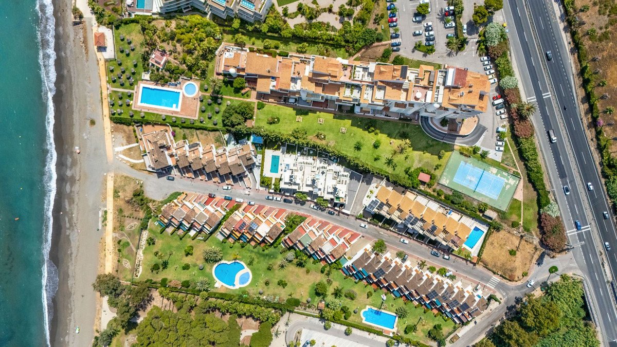 4 Bed Townhouse in Estepona