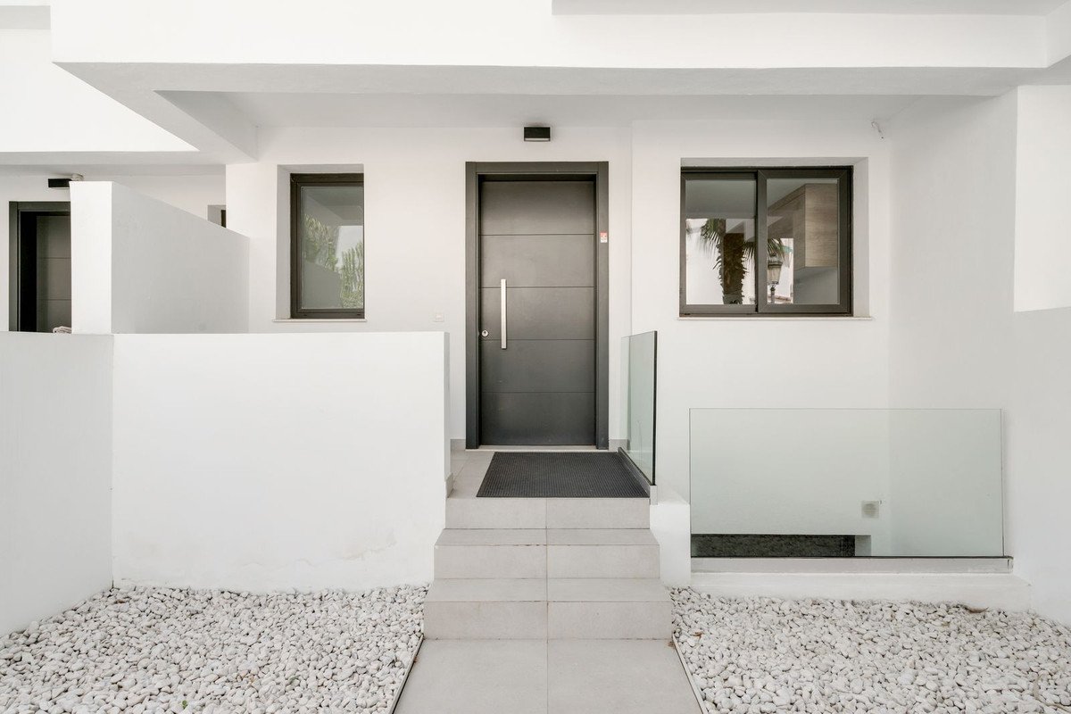 4 Bed Townhouse in Estepona