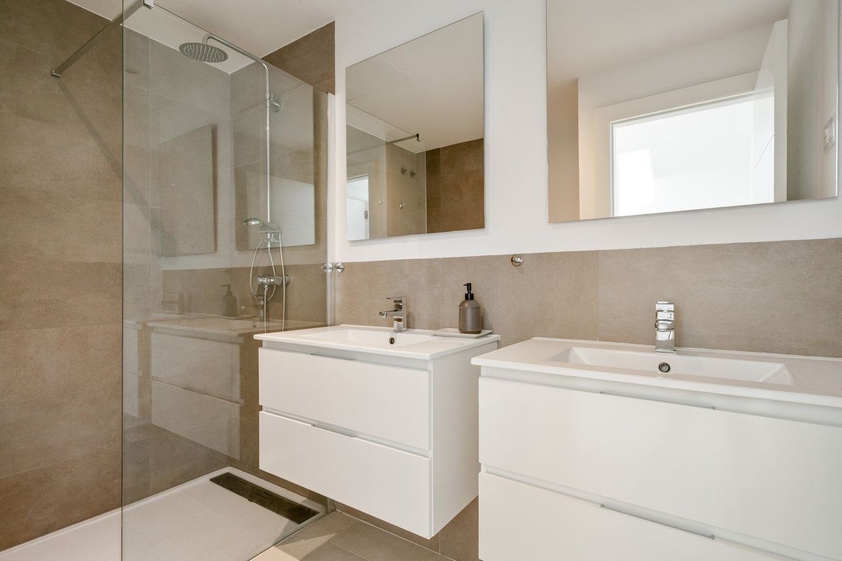 4 Bed Townhouse in Estepona
