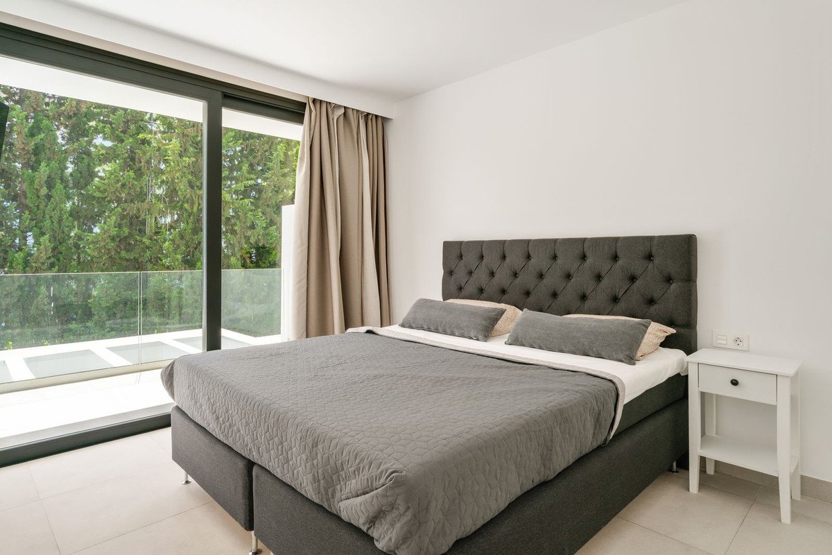 4 Bed Townhouse in Estepona