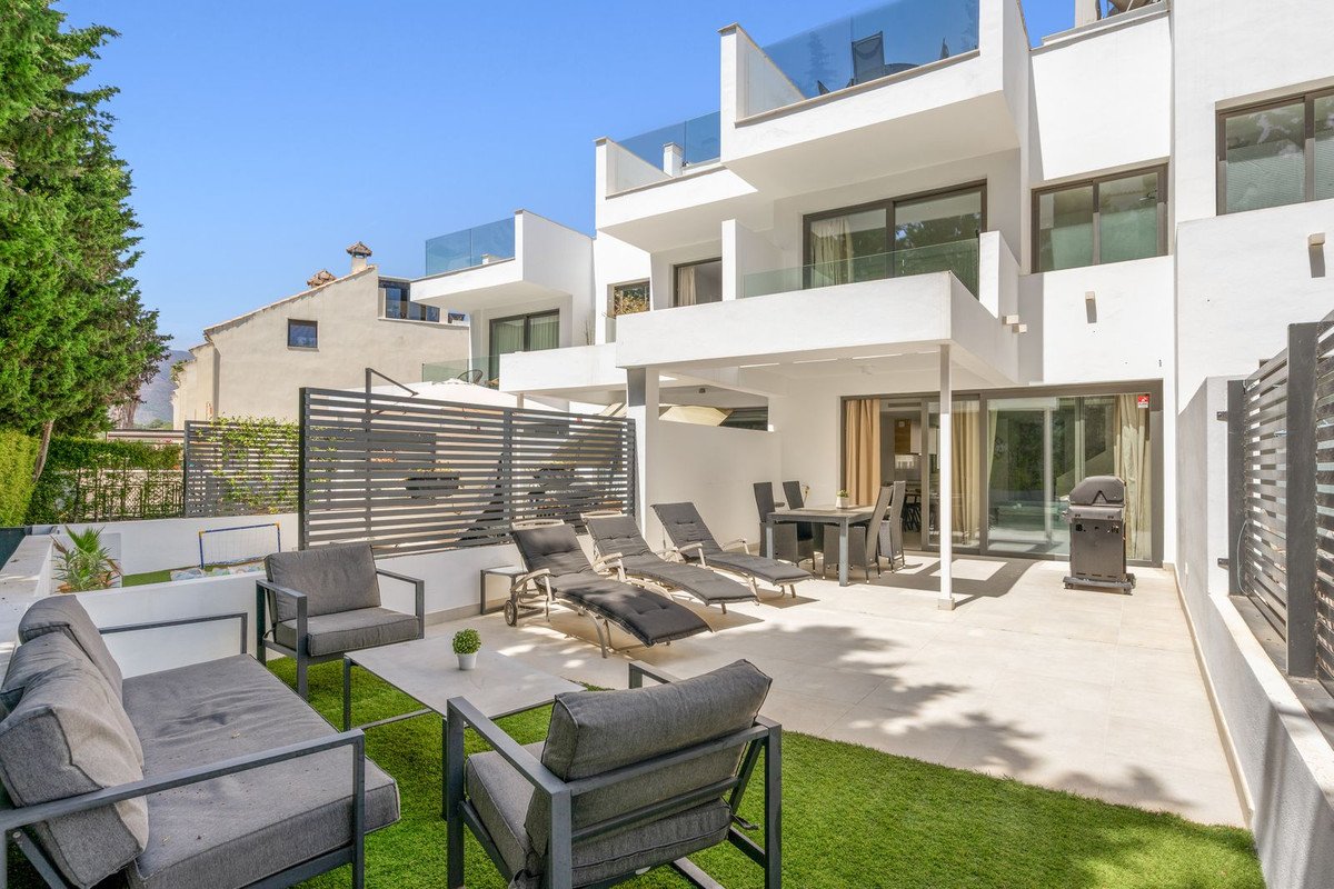 4 Bed Townhouse in Estepona