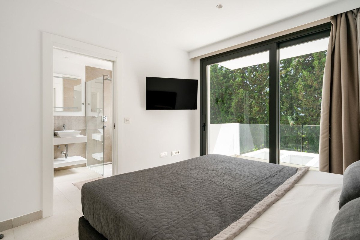 4 Bed Townhouse in Estepona