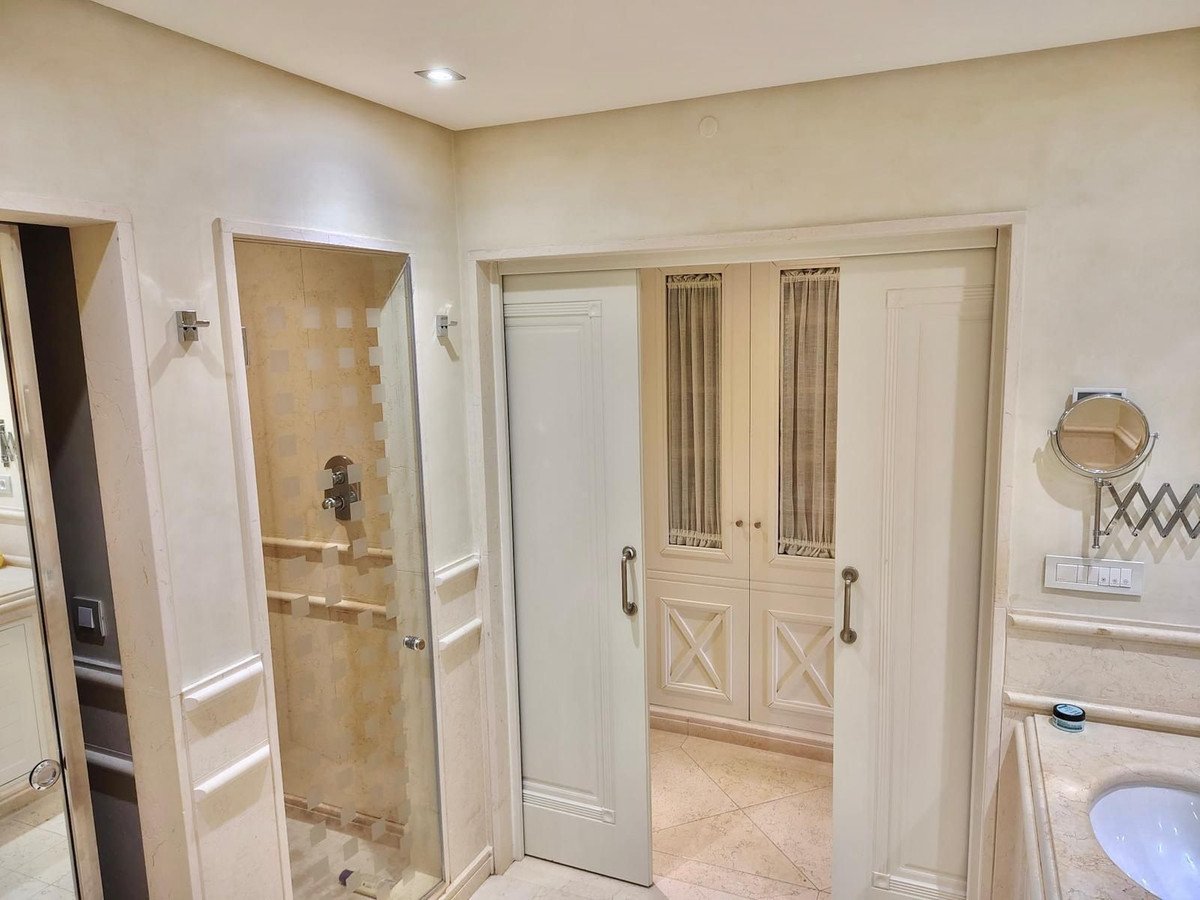 3 Bed Middle Floor Apartment in Estepona