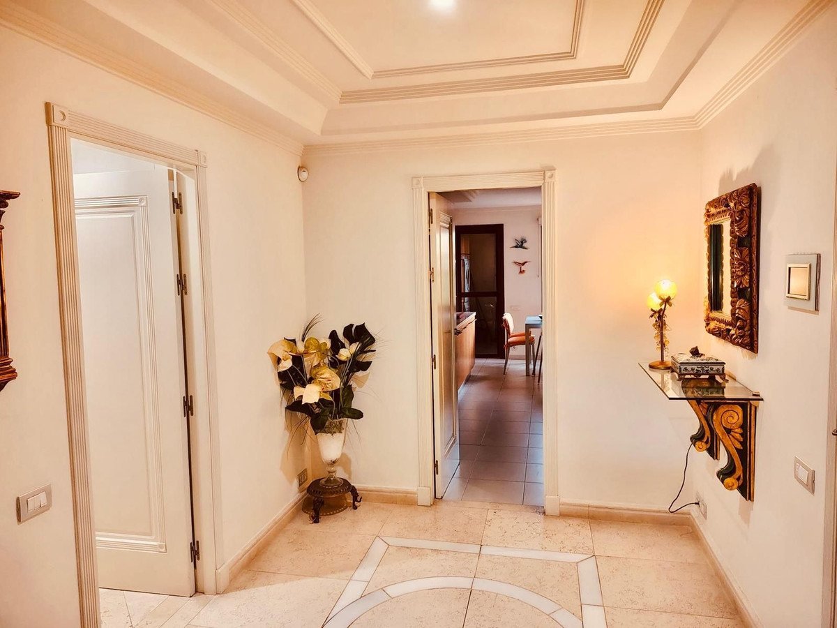3 Bed Middle Floor Apartment in Estepona