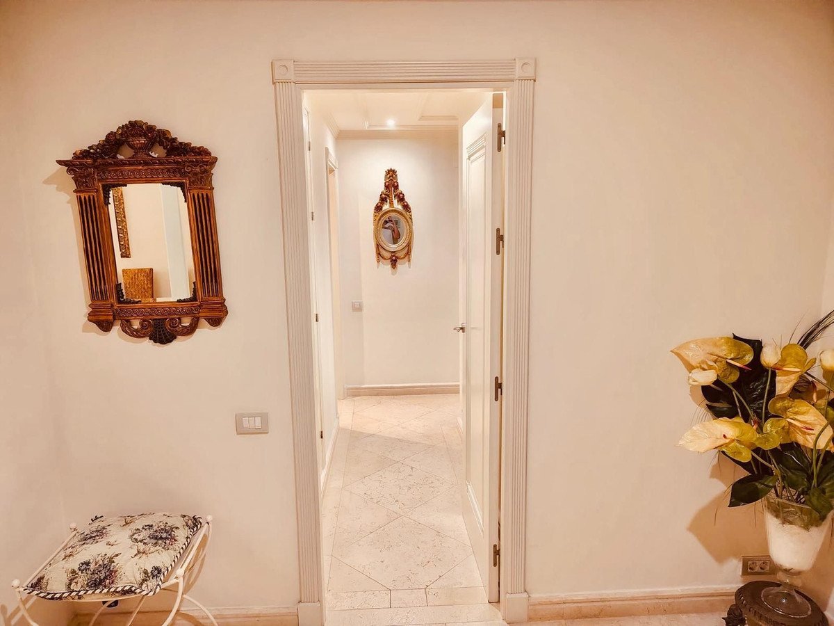 3 Bed Middle Floor Apartment in Estepona