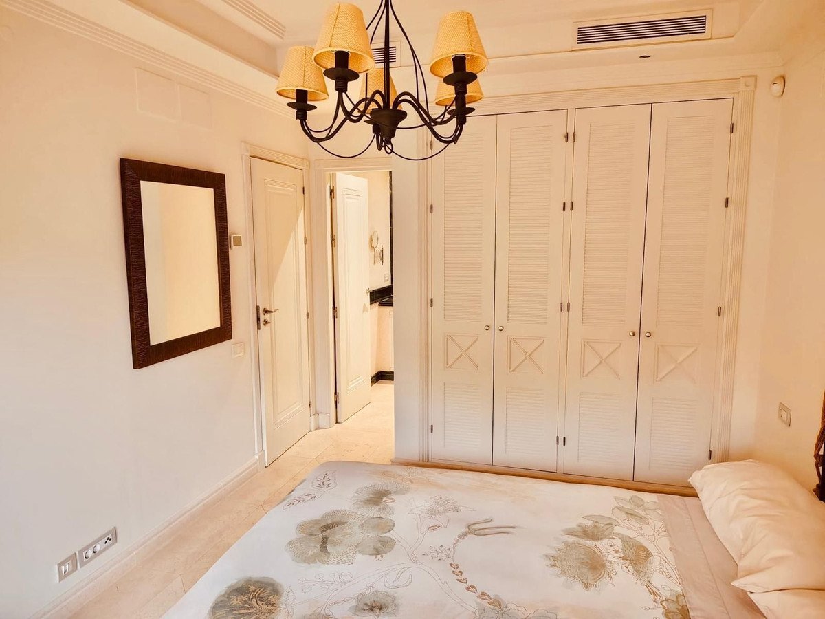 3 Bed Middle Floor Apartment in Estepona