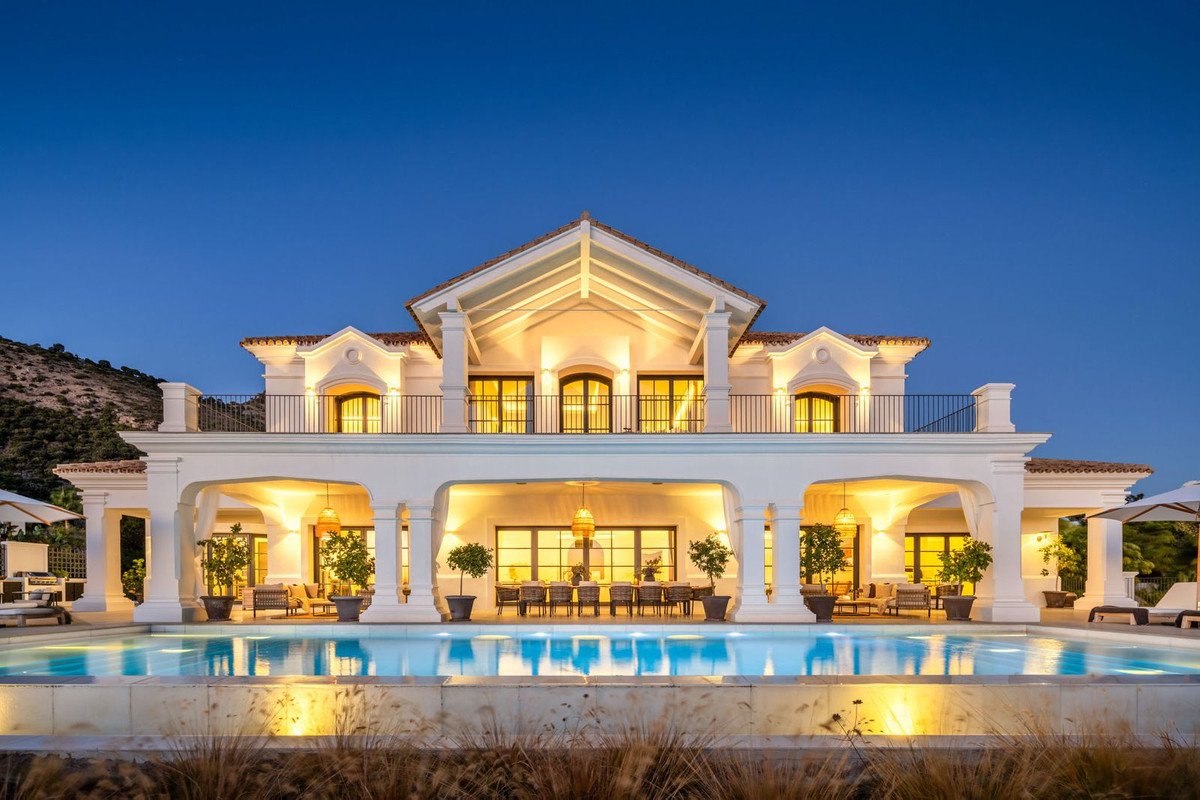 7 Bed Detached Villa in Benahavís