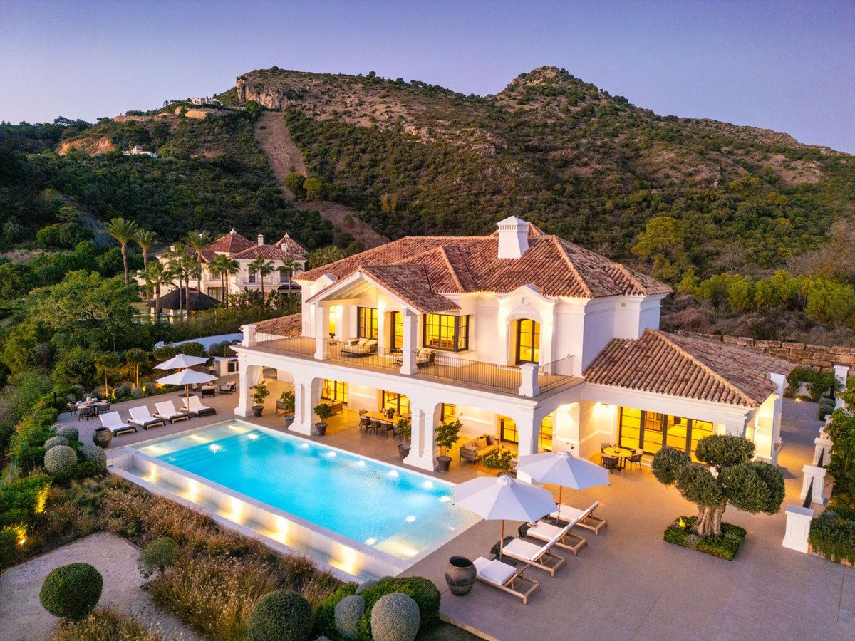 7 Bed Detached Villa in Benahavís