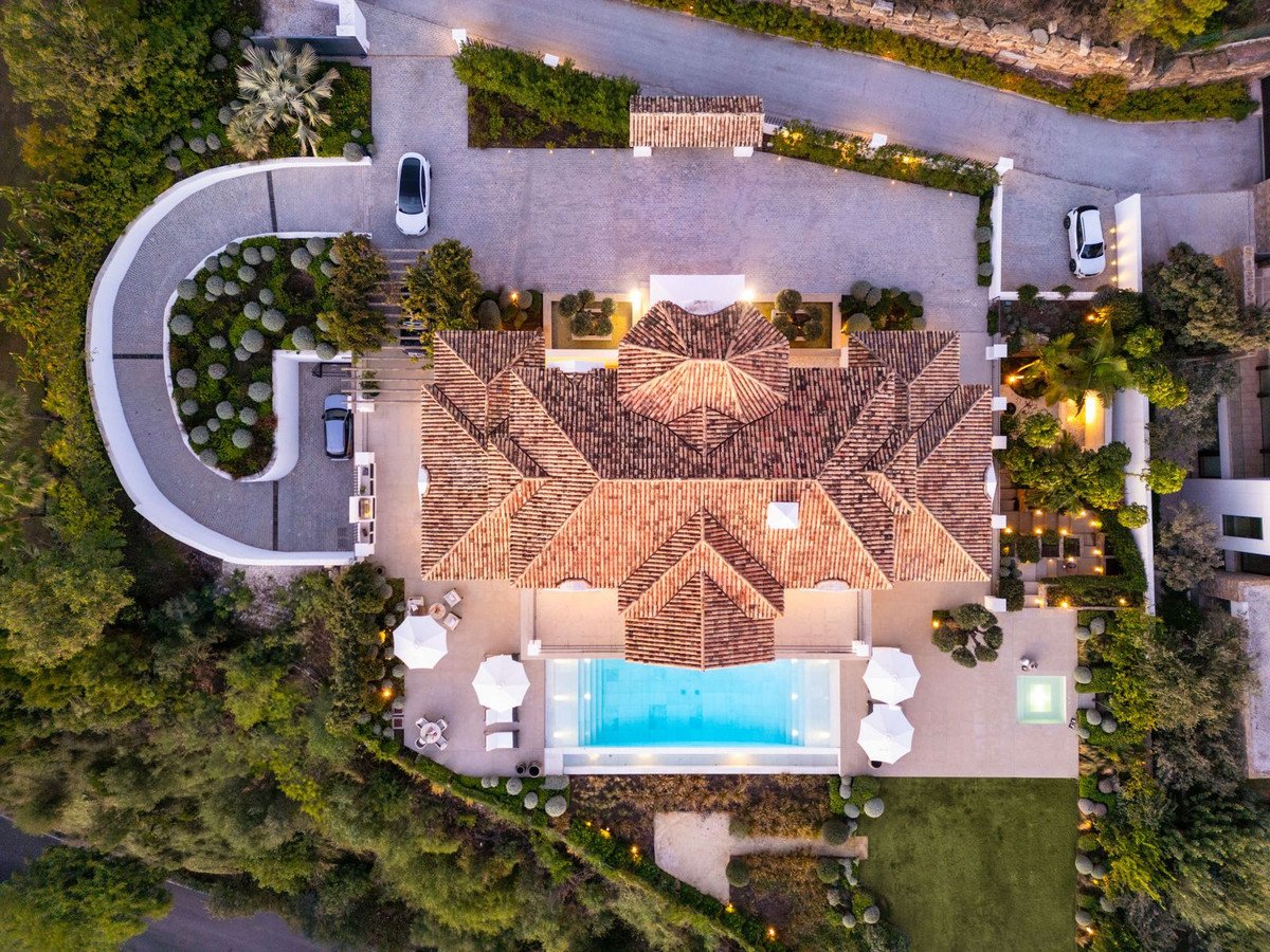 7 Bed Detached Villa in Benahavís