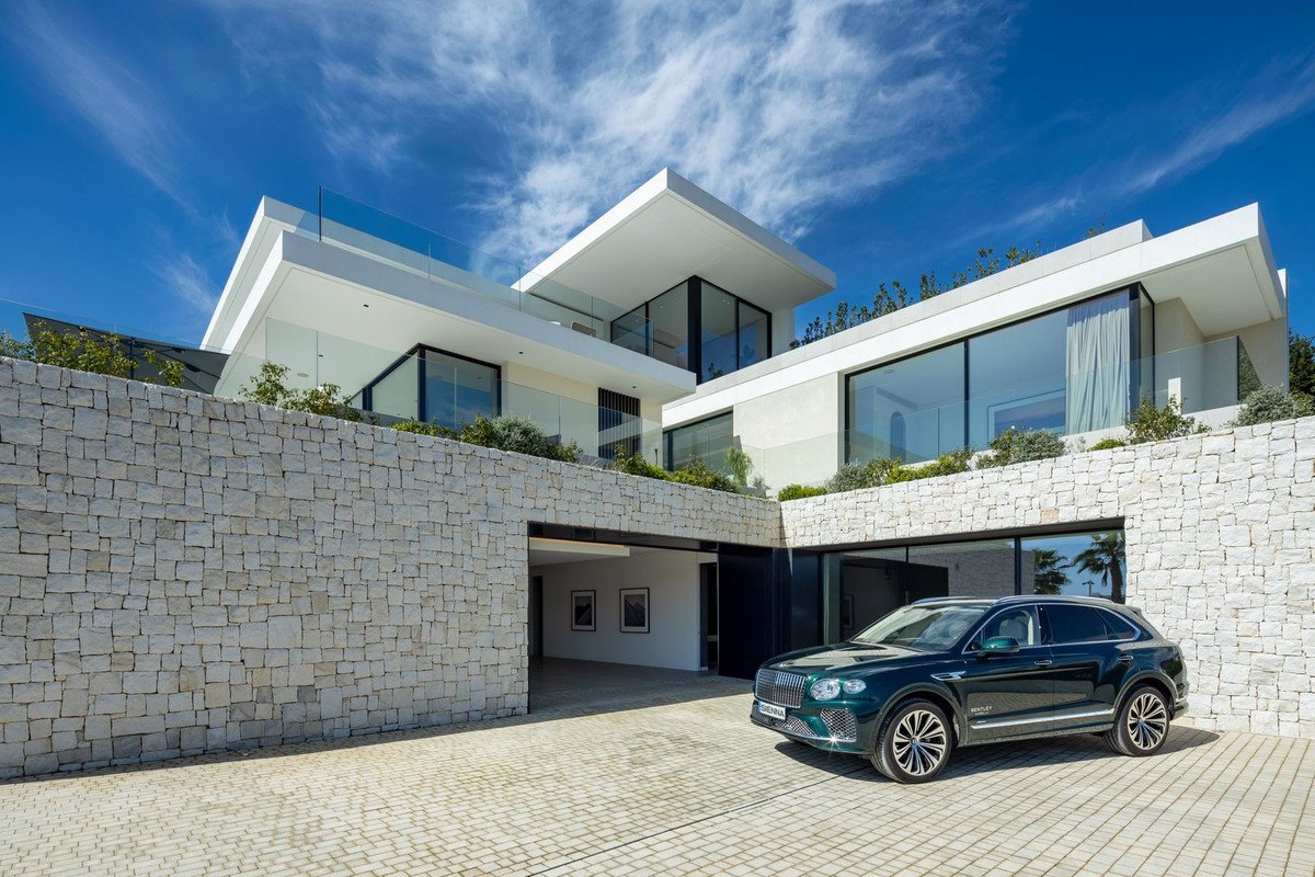 8 Bed Detached Villa in El Madroñal