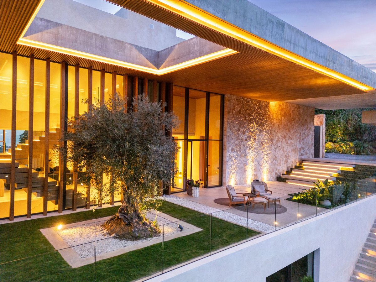 6 Bed Detached Villa in El Madroñal