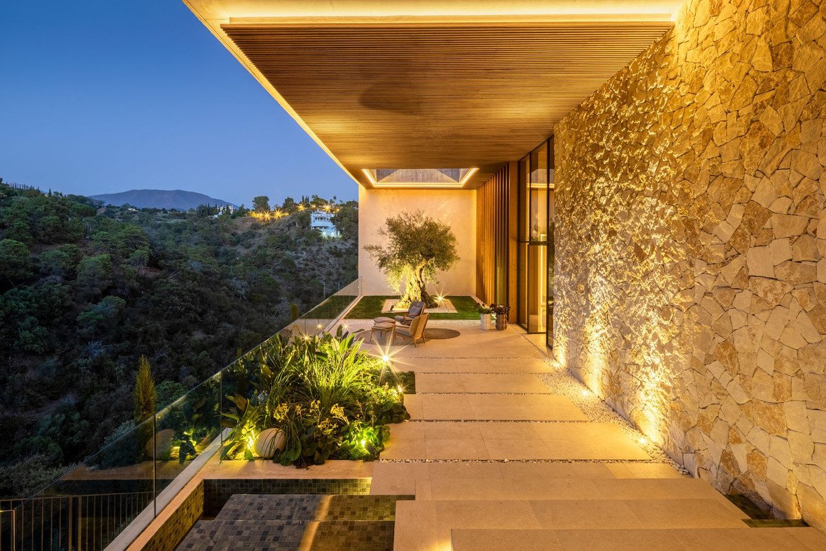 6 Bed Detached Villa in El Madroñal