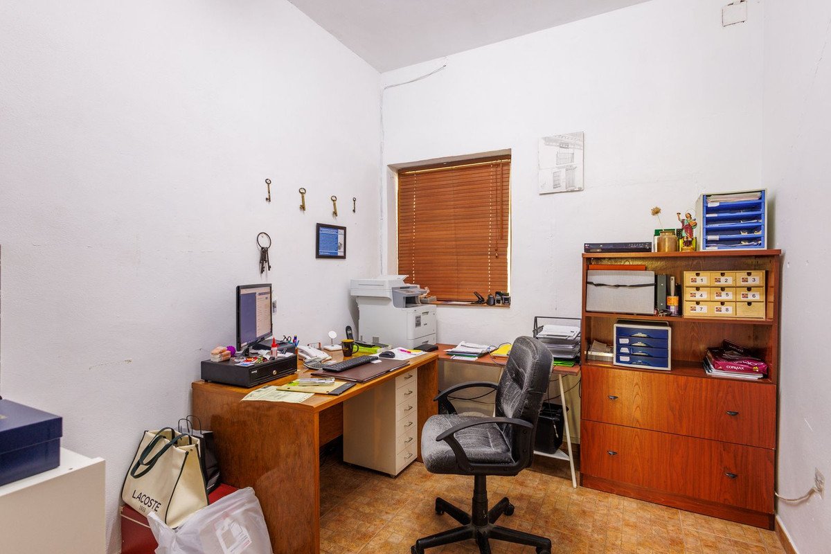 9 Bed Bed and Breakfast in Villanueva de Tapia