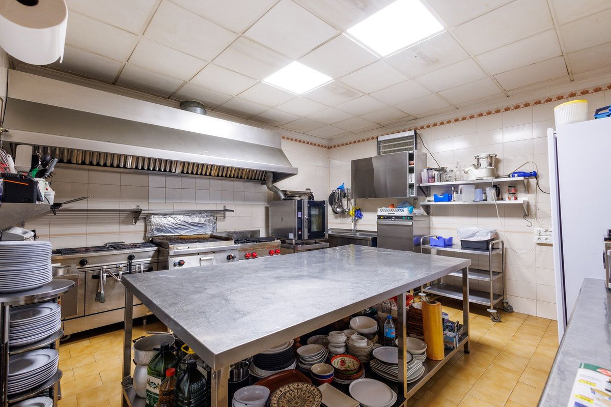 9 Bed Bed and Breakfast in Villanueva de Tapia
