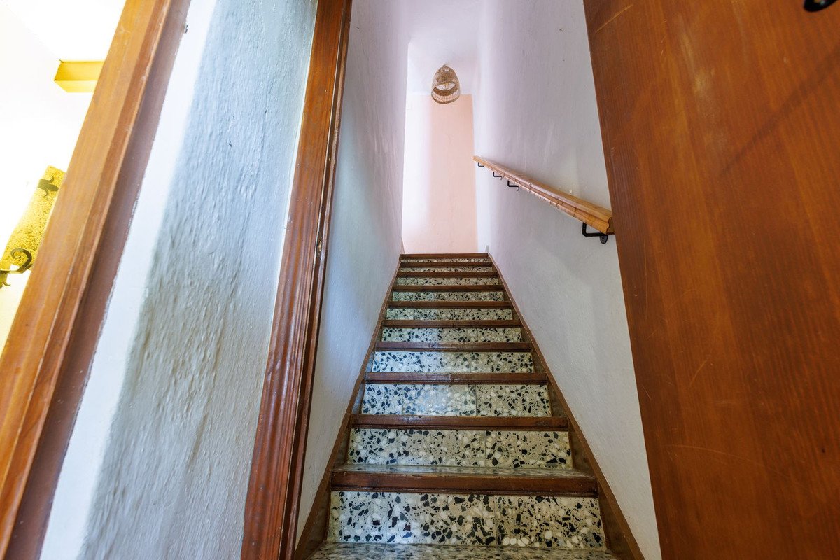 9 Bed Bed and Breakfast in Villanueva de Tapia