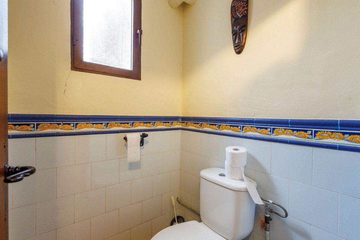 9 Bed Bed and Breakfast in Villanueva de Tapia