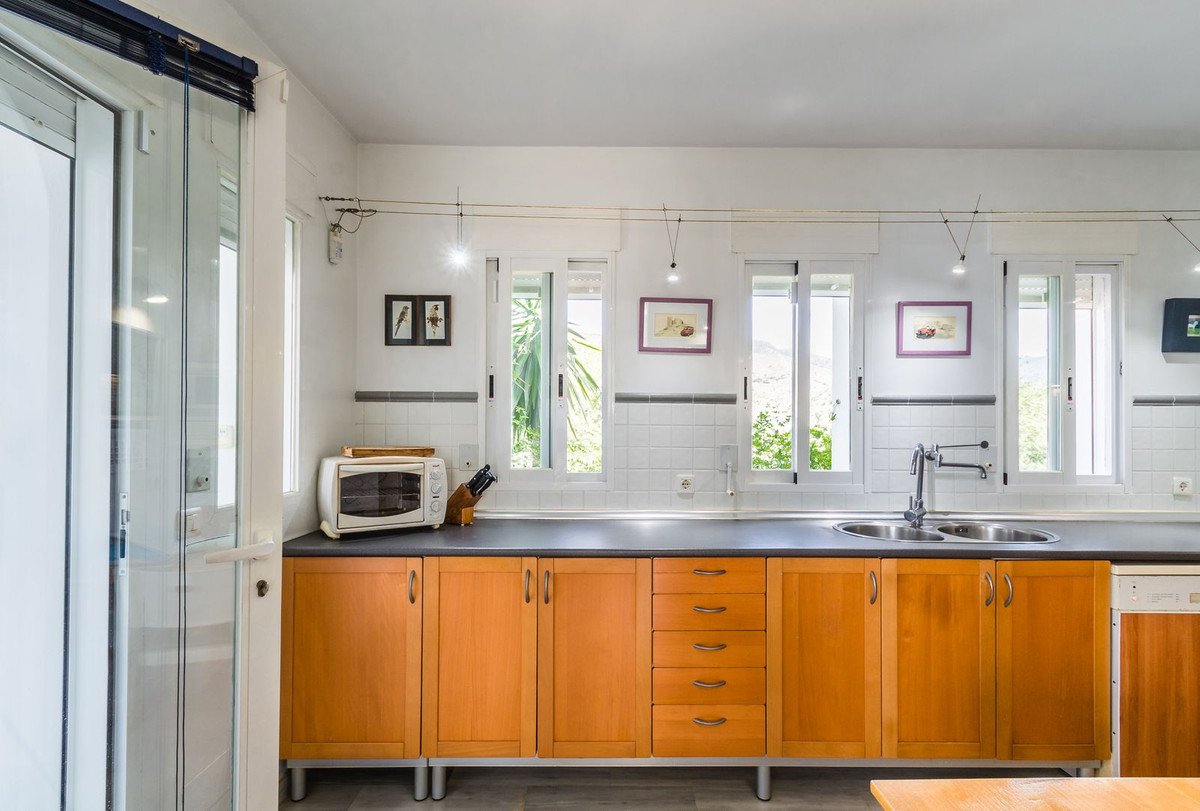4 Bed Detached Villa in La Herradura